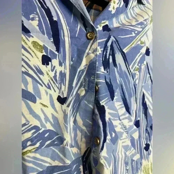 Bobbi’s closet collection blue and gold patterned top - Picture 3 of 6